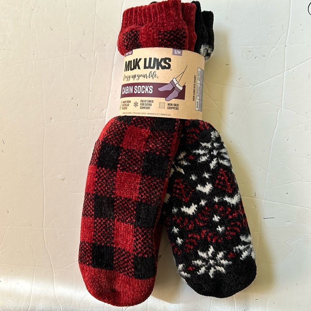 NWT MUK LUKS Cabin Socks Size S/M. Non Skid grippers, Women’s 5-7, Men’s 6-8.